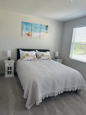 New Two story Cozy  House  Near Warm Mineral Springs
