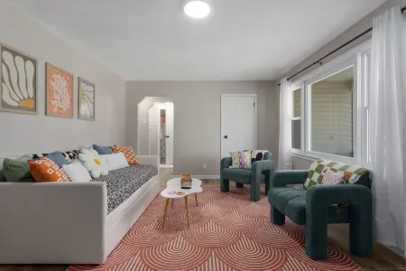 Retro Funky Stay less than 10 minutes from Arrowhead!