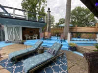 Lake house w/seasonal pool and boat storage.