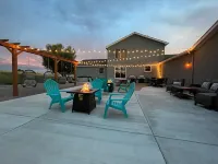 20 ft swim spa! 5 bed, 4 bath, hot tub, 5 acres, game room, north CO Springs! Hotels in Gleneagle