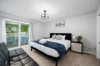 Charming Ranch 3BR W/ Hot Tub and Ping Pong Table Smokey Run Center 주변 호텔