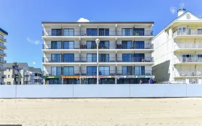 Direct OceanFront Condo/ on the center of the Boardwalk/ Newly Remodeled w/Pool Hotel in zona Jolly Roger Amusement Park