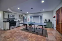 Beachside 8Br • 1 Block from Ocean • Family & Wedding Friendly – Year Round
