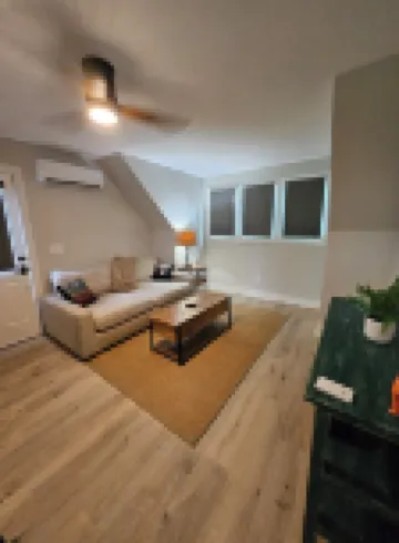 Charming 1-Bedroom Carriage House Near Marietta Square