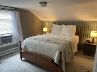 Valley View Lakehouse - Fully updated, dog friendly and beautiful lake view!