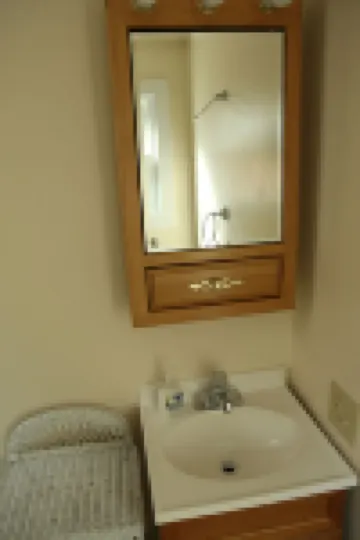 Great Dates Available. Cute and Affordable for 2-  CLOSE TO 2 BEACHES AND TOWN.