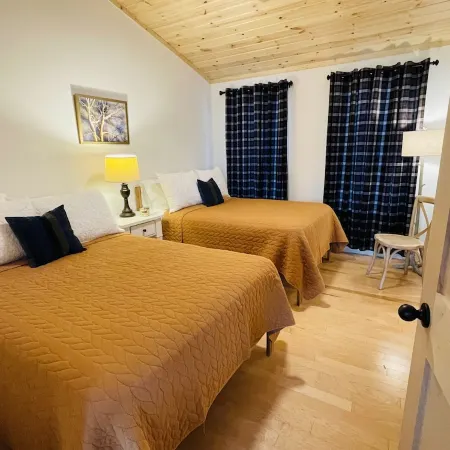 Modern Cabin w/Pool and Hot Tub!