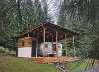 Off Grid North Idaho Getaway