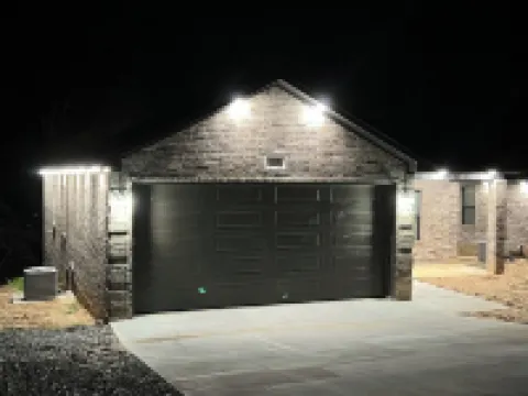 High N Heber /Brand new 4 bedroom 2.5 bath 2 car garage/washer & dryer available Hotels in Heber Township