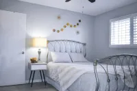 A.L.I. Place is a newly renovated 3 bedroom/2 bathroom home 5 min. from airport.