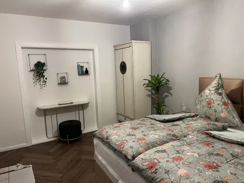 EXCLUSIVE 2 room ground floor apartment with balcony in top location!