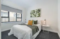 Light and Bright Ground Floor 2 Bedroom Apartment.