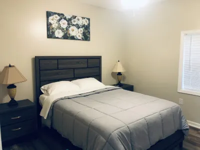 Cozy condo. 5 min walk from the Island of pigeon forge Hoteles en 