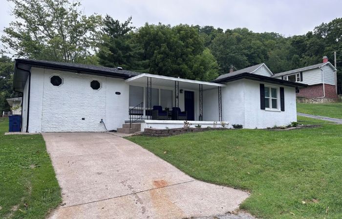 Riverside Home - Modern meets comfort