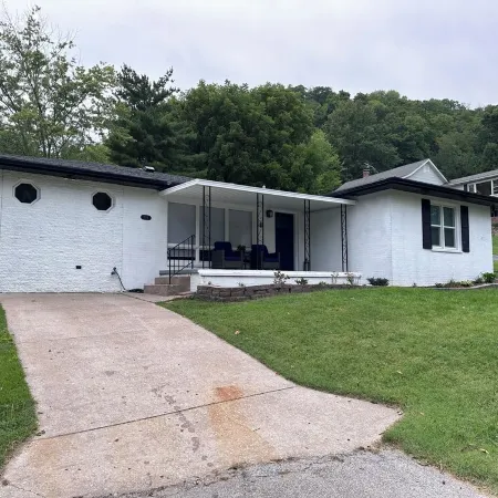 Riverside Home - Modern meets comfort
