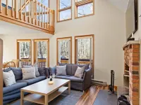 •Redwoods Chalet in the Poconos• Hoteles en Municipio de Penn Forest