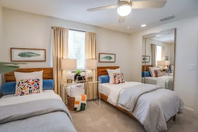 Luxury Haven - Renovated w/ Abundant Amenities