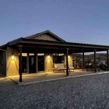 New mountain top retreat w/ 270° stunning views