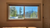 New and Wonderfully Equipped Comfy Cottage - 9 Miles from West Glacier