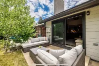 Prime Location Townhouse in EagleVail, perfect for Ski and Summer vacations