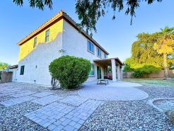 Calming 5 Bed, 3 Bath, in Good Location