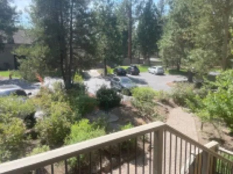 Updated Mount Bachelor Village 2-bedroom Condo,  Enjoy Resort Amenities! with AC