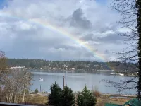 View of Mt. Rainier - Stunning Sunrises and Moonrises on Puget Sound Hotel a Olympia