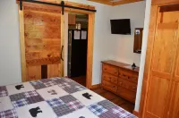 Romantic Couple's Mountain Getaway!