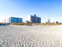 Cozy Beach Condo Sleeps 6 POOL