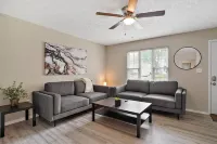 EASTON TOWNE CENTER 4 bed, 2 full bath home w/  big yard