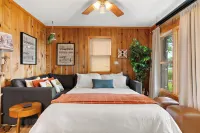 Lakefront, wildlife Cabin retreat - Pelican Bay Cabin