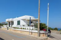 SEA VIEW BAY HOUSE Hotels in Patù