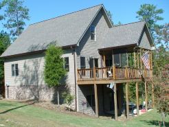 Cozy Bear Paradise  on Weiss Lake  in the foothills of the Appalachian Mountains