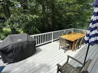 GREAT LOCATION- 4 bedrooms with 2 ensuites. Short walk to beach and town center.