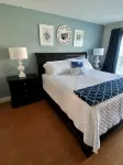 Newly renovated condo with oceanfront, pool and launch views!