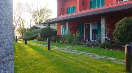 THE GULF VILLA -Lago Maggiore Отели в г. Монвалле