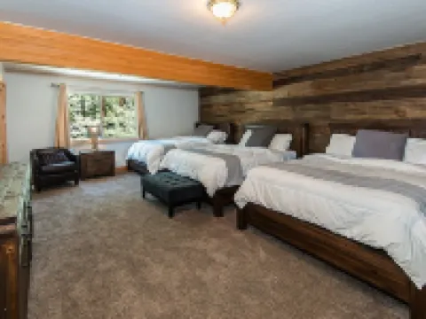 8 bedroom Estate close to the beach Hotels in Zephyr Cove–Round Hill Village