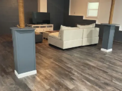 Lake House Artistic Spa-Like Retreat - Quiet Peaceful cul-de-sac - Pet-Friendly! Hotels in Howard Township