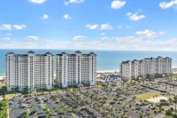 Enjoy the AMAZING Gulf Views of Emerald Lane at The Beach Club! Sleeps 8!