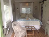 Gig Harbor- Traveling Nurses welcomed Special Rates Applied >Beekeepers Cottage