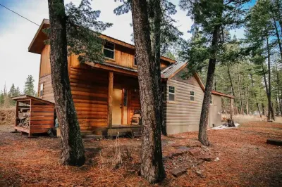 Columbia Mountain Cabin - Near Glacier NP, Big Private Backyard w Mountain Views Hotels near Montana Vortex and House of Mystery