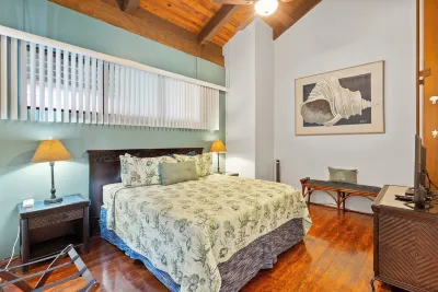 Papakea J405: Luxurious Ocean View Penthouse, 2 Min Walk to Beach, Many Updates!