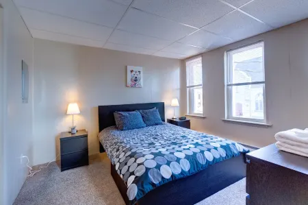 Hershey Smores, Apt #2Renovated 1 Bedroom Apt, Full Kitchen and Pull Out Sofa