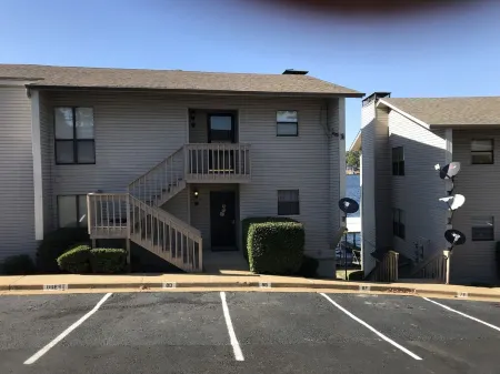 New, Amazing Panoramic views of Lake Hamilton, waterfront at The Landing.