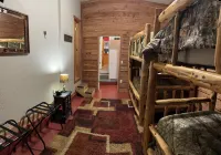 Spacious 12-bedroom 10-Bath Cedar accented lodge in Picturesque Macon Missouri