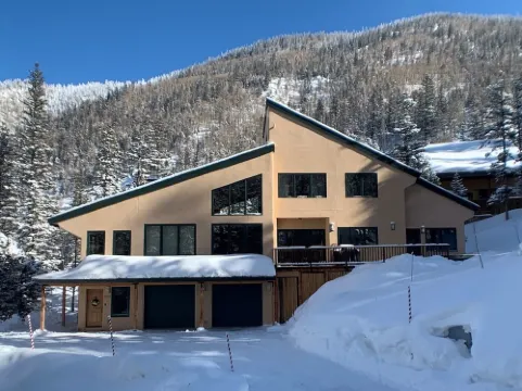 Gorgeous Ski-in Ski-Out Taos Chalet! Great Location!