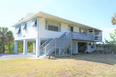 Nature Coast Cottage in Ozello