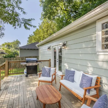 Park Street Dream in Downtown Northport, 2.5 Miles from U of A Stadium