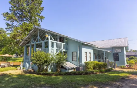 A 1 bedroom 1 futon1 bath upstairs of The HH & downstairs is separate  to rent.