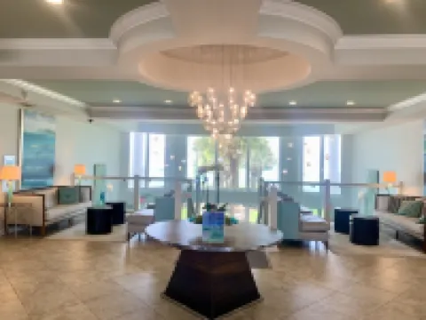 Beachfront Corner Lobby Unit/Pools & Hot Tubs/Keyless Entry/Smart TV/BBQ/King/WD